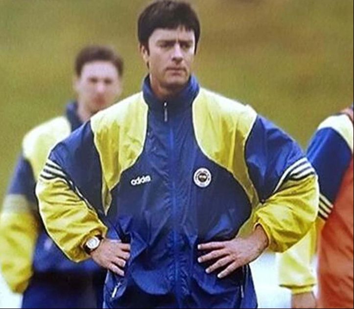 İşte Fenerbahçe'nin yeni hocası olacak dünyaca ünlü o isim! Apar topar kapının önüne konmuştu İşte Fenerbahçe'nin yeni hocası olacak dünyaca ünlü o isim! Apar topar kapının önüne konmuştu - 2. Resim