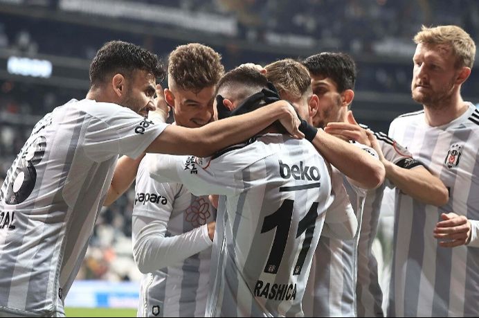 Kadroda dipten temizlik! Beşiktaş'ta 11 futbolcuyla yollar ayrılıyor Kadroda dipten temizlik! Beşiktaş'ta 11 futbolcuyla yollar ayrılıyor - 1. Resim