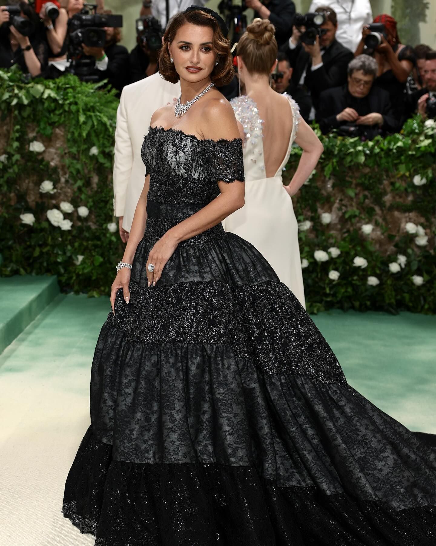 Met Gala 2024’te şıklık yarışı! Ünlüler sıra dışı elbiseleriyle gecede boy gösterdi - 5. Resim