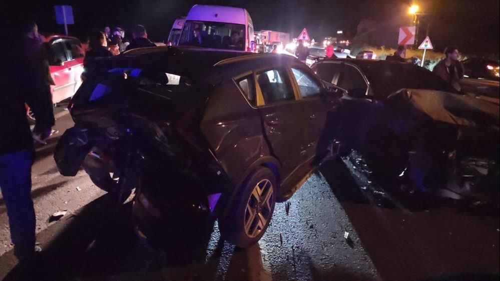 Tilkiye çarpan motosikletli zincirleme kazaya sebep oldu, çok sayıda yaralı var - 2. Resim