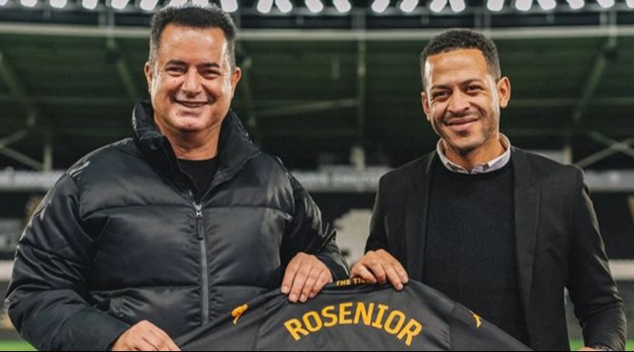 Acun Ilıcalı gözünün yaşına bakmayıp kovduğu Liam Rosenior'ı 1 hafta önce övgüler yağdırmış! Hull City'de deprem... Acun Ilıcalı gözünün yaşına bakmayıp kovduğu Liam Rosenior'ı 1 hafta önce övgüler yağdırmış! Hull City'de deprem... - 1. Resim