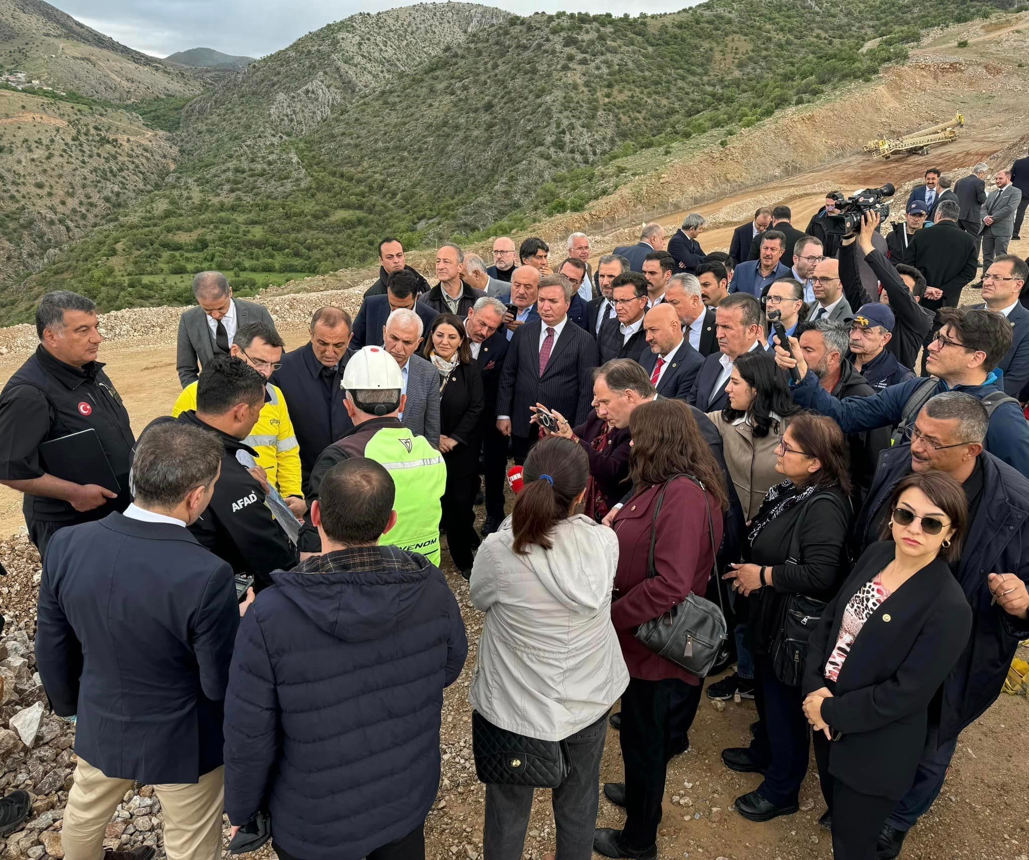 Erzincan maden faciası için Araştırma Komisyonu sahada Erzincan maden faciası için Araştırma Komisyonu sahada - 1. Resim