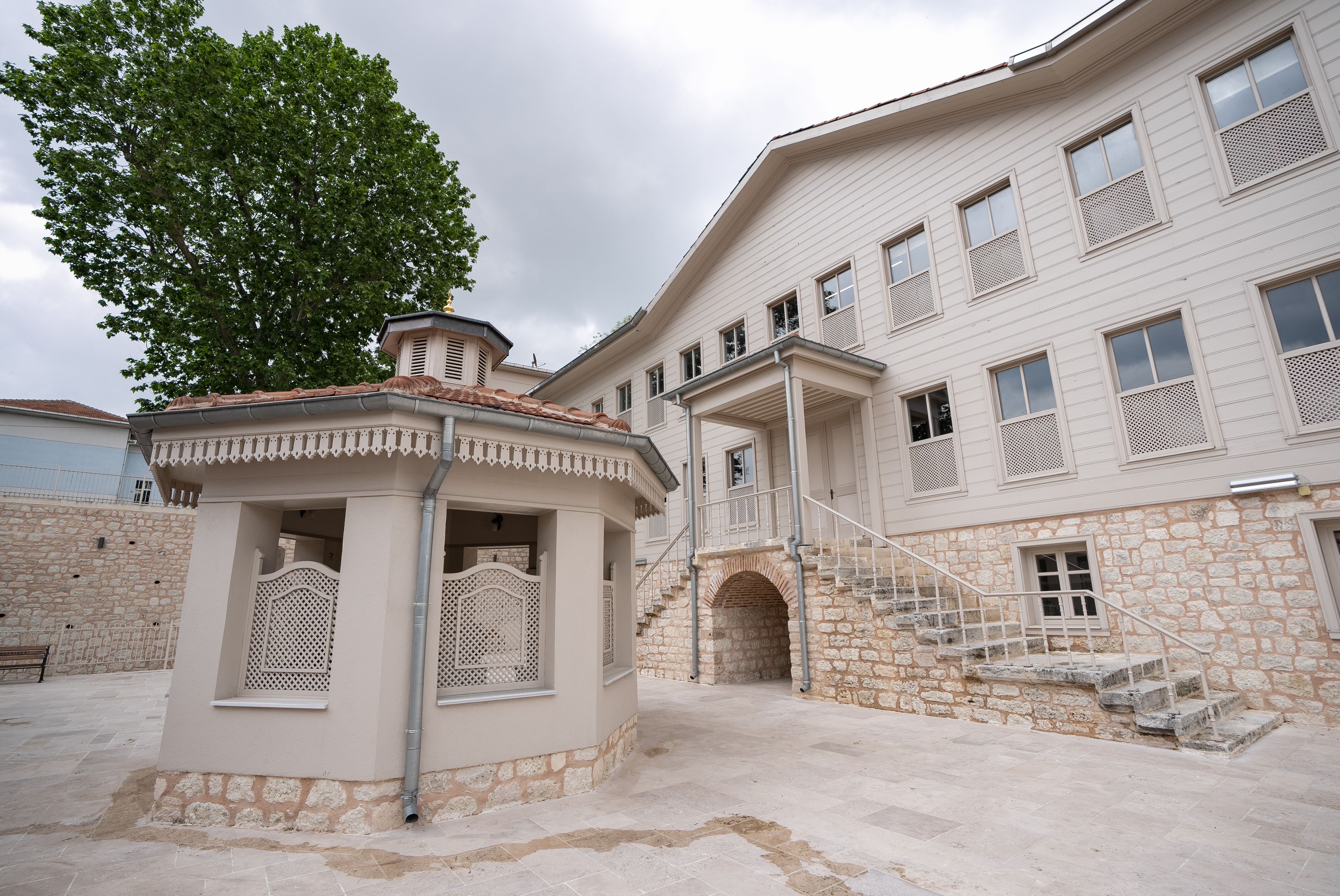 Kasımpaşa Mevlevihanesi kapılarını açıyor! Evliya Çelebi rüyasını burada tabir ettirdi Kasımpaşa Mevlevihanesi kapılarını açıyor! Evliya Çelebi rüyasını burada tabir ettirdi - 1. Resim