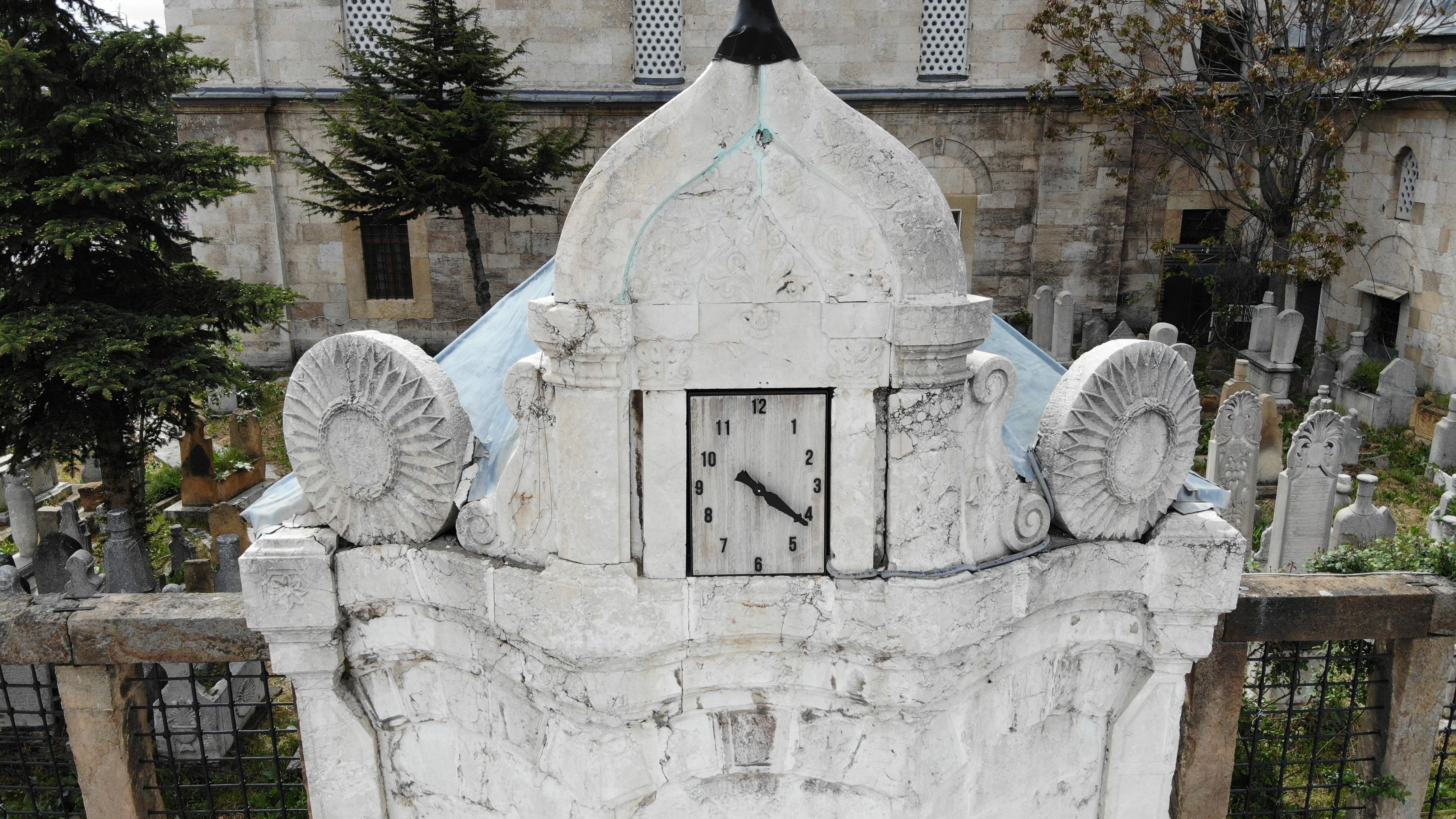 Sultan Abdülhamid'in yadigarından sevindiren haber! Hamidiye Saatli Çeşmesi restore ediliyor Sultan Abdülhamid'in yadigarından sevindiren haber! Hamidiye Saatli Çeşmesi restore ediliyor - 1. Resim