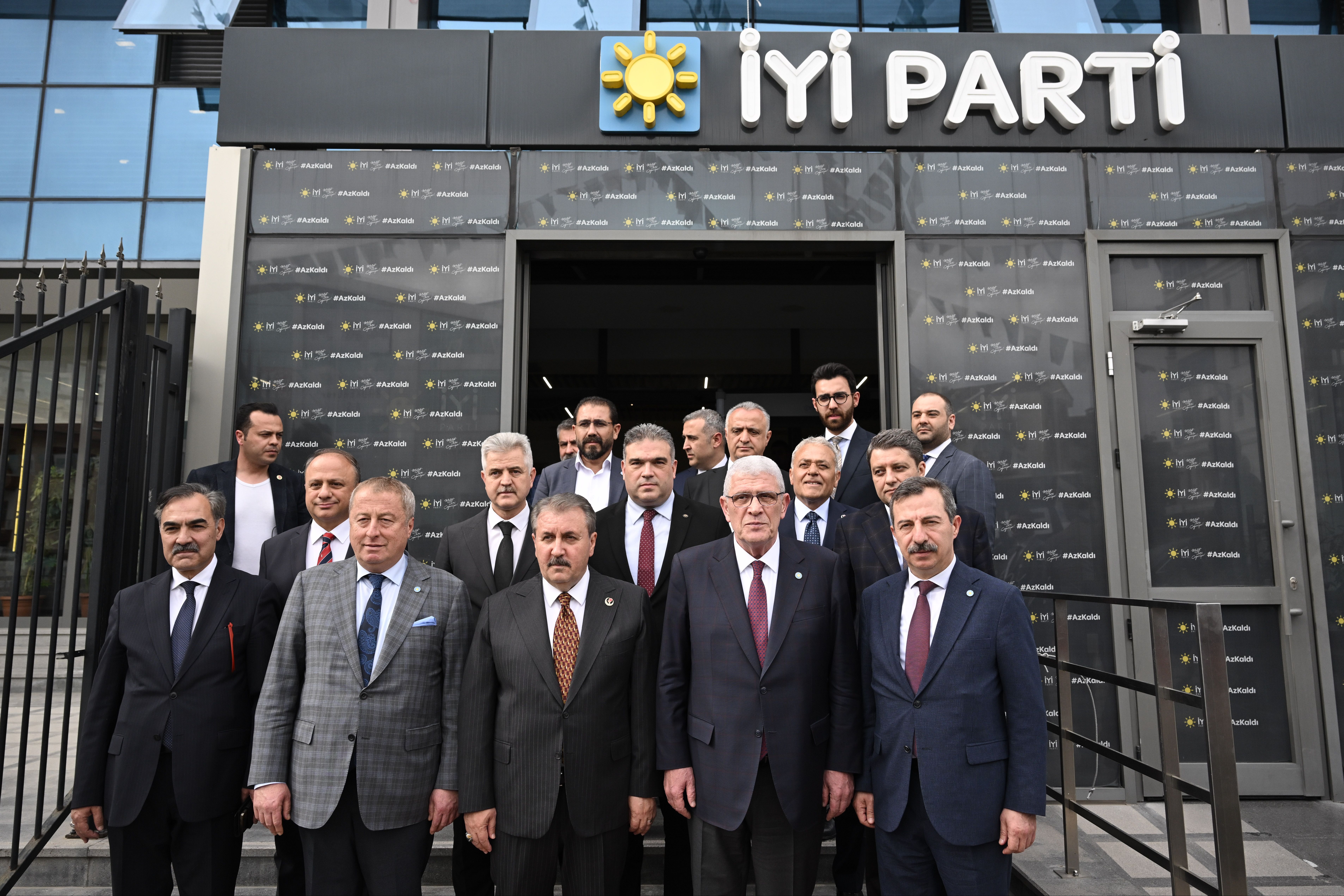 BBP'den İyi Parti'ye hayırlı olsun ziyareti: Destici, 40 yıllık dostum diyerek a&ccedil;ıkladı - 2. Resim