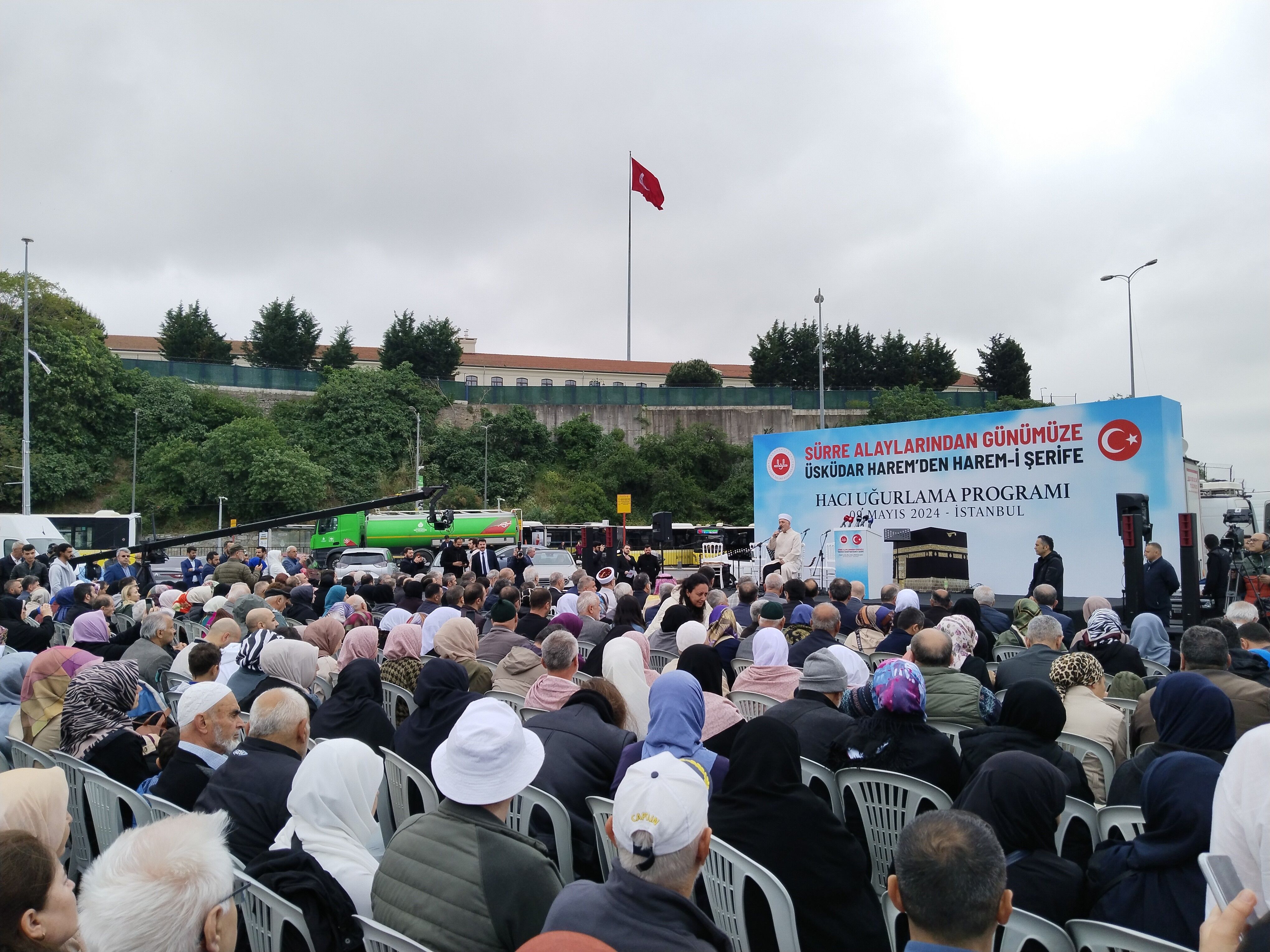 İlk hac kafileleri uğurlandı! Dualarla yola çıktılar - 1. Resim