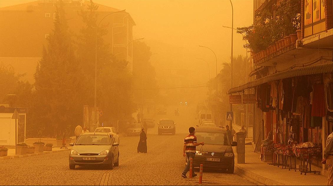 Tam havalar normale döndü derken... Meteoroloji'den son rapor çıktı, göz gözü görmeyecek Akşam saatlerinde başlayacak, 2 gün sürecek! Türkiye genelinde Kuzey Afrika  ve Suriye'den toz taşınımı gelecek | Türkiye Gazetesi