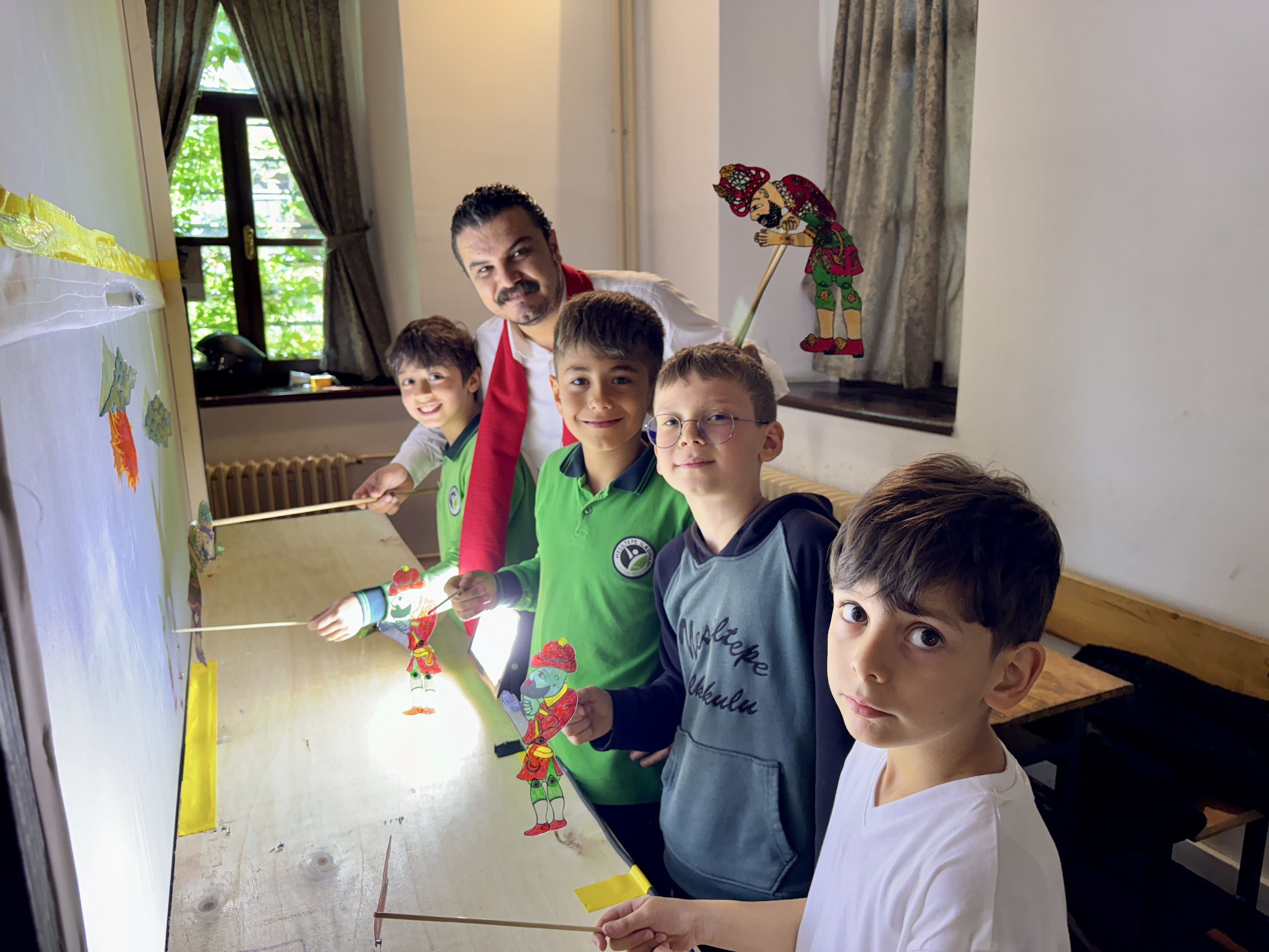 Trabzon Tiyatro Festivali'nde Karagöz atölyesi ilgi çekti Trabzon tiyatro festivalinde Karagöz atölyesi ilgi çekti - 1. Resim