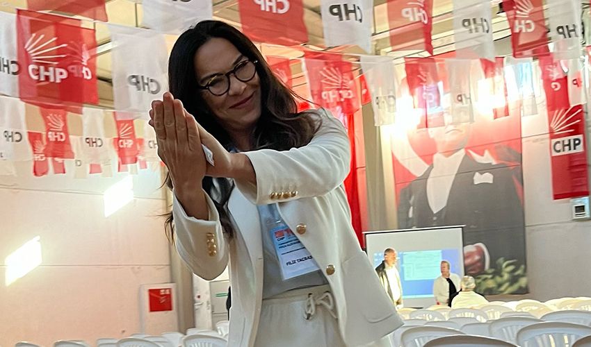 Arka Sokaklar’ın yıldızı Filiz Taçbaş siyasete atılmıştı: Kariyeri istediği gibi gitmedi, kendine yeni rota çizdi - 1. Resim