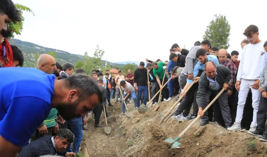 Gezinti faciayla bitti! İki arkadaşın ‘son bakış’ videosu yürek sızlattı - 3. Resim