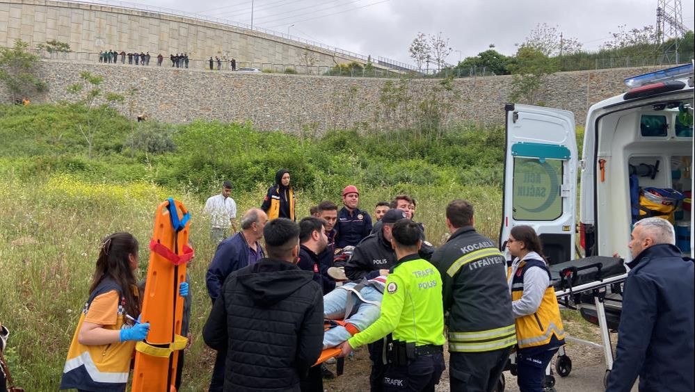 Kocaeli'deki kazada &ouml;l&uuml; sayısı y&uuml;kseldi, gen&ccedil; futbolcu hayatını kaybetti - 2. Resim