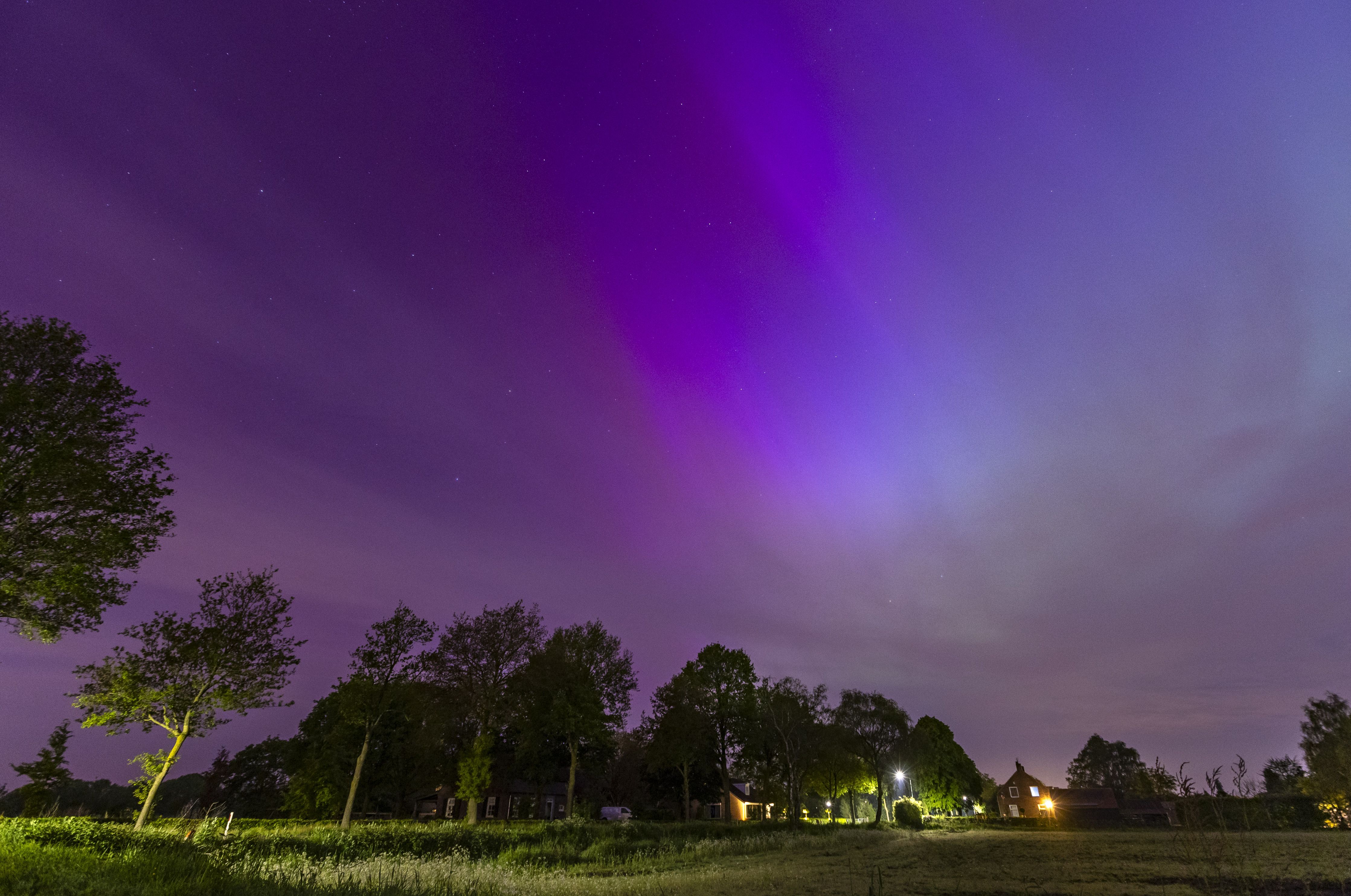 Güneş'te olağanüstü hareket! Kuzey ışıkları Türkiye'den gözlemlendi Güneş'te olağanüstü hareket! Kuzey ışıkları Türkiye'den gözlemlendi - 1. Resim