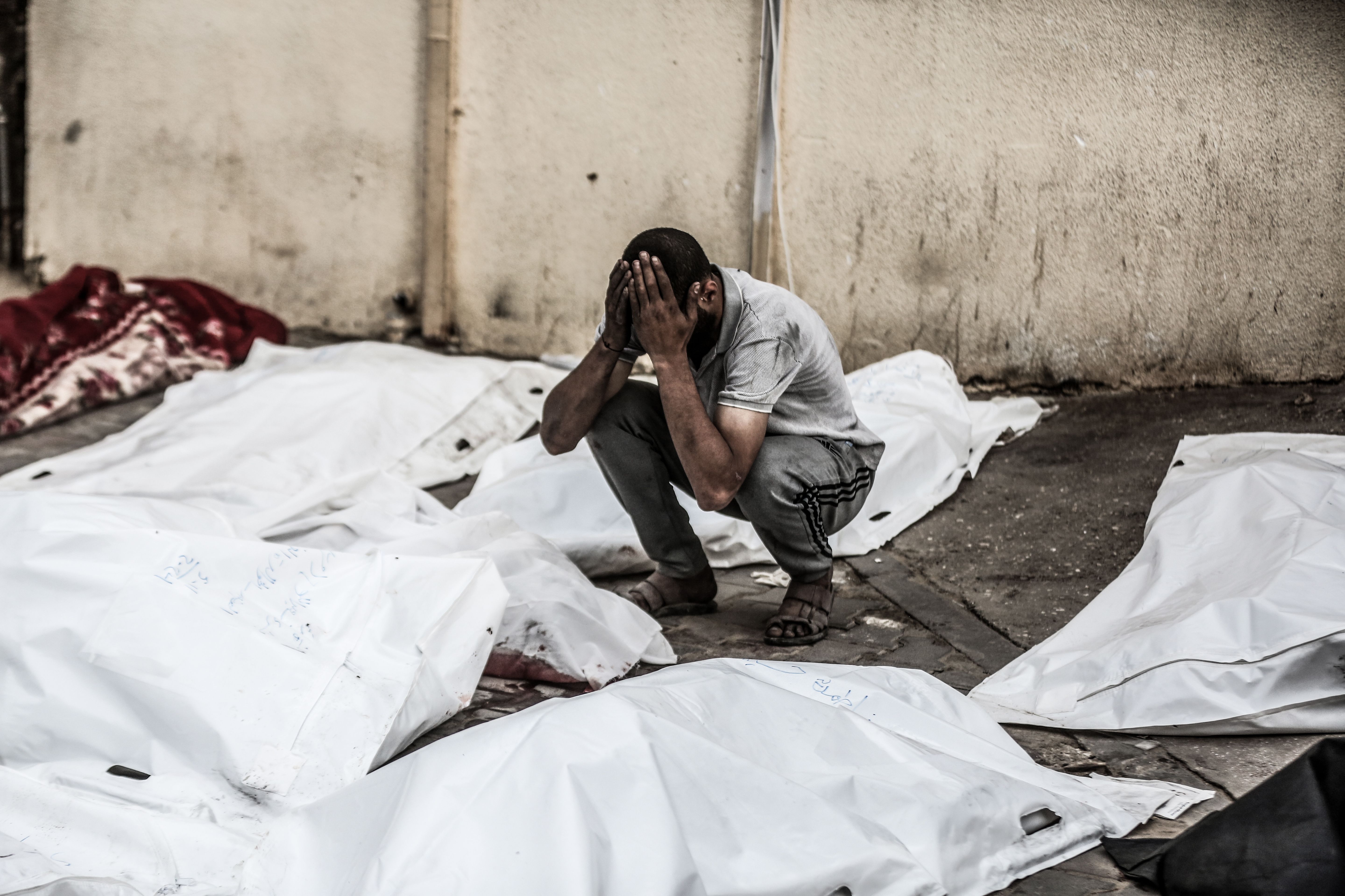 İsrail, Gazze Şeridi'nin orta kesimindeki bölgelere düzenlediği saldırılarda 20 kişiyi katletti İsrail, Gazze Şeridi'nin orta kesimindeki bölgelere düzenlediği saldırılarda 20 kişiyi katletti - 1. Resim