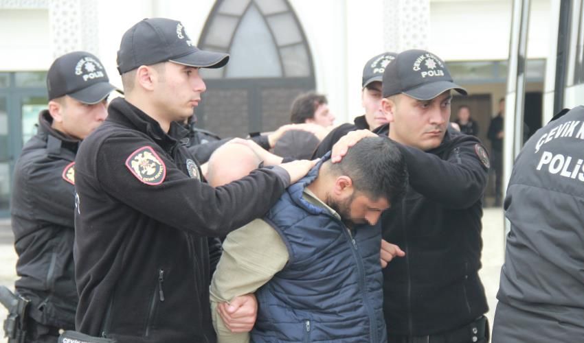 Kocaeli’de korkunç infaz! 4 çocuk annesi Güneş’i öldüren 12 cani tutuklandı Kocaeli’de korkunç infaz! 4 çocuk annesi Güneş’i öldüren 12 cani tutuklandı - 2. Resim