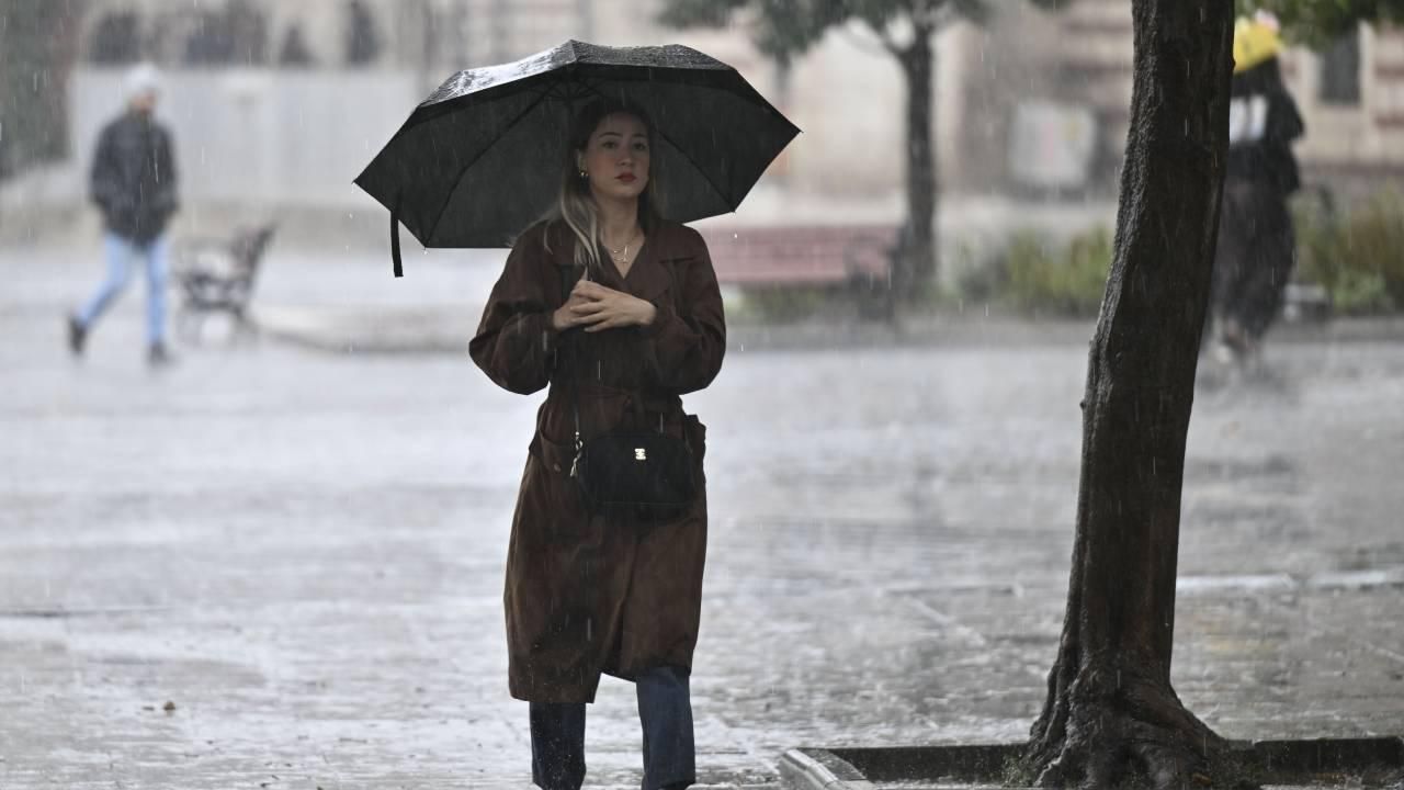 Meteoroloji uyardı, alerjisi olanlar dikkat! Fırtına, kuvvetli yağış, toz taşınımı bekleniyor Meteoroloji uyardı, alerjisi olanlar dikkat! Fırtına, kuvvetli yağış, toz taşınımı bekleniyor - 3. Resim