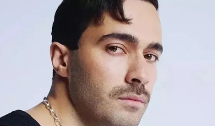 Yılmaz Morgül 'Ateşe Düştüm' şarkısını yorumladı, ortalık karıştı! Mert Demir'den jet hamle - 3. Resim