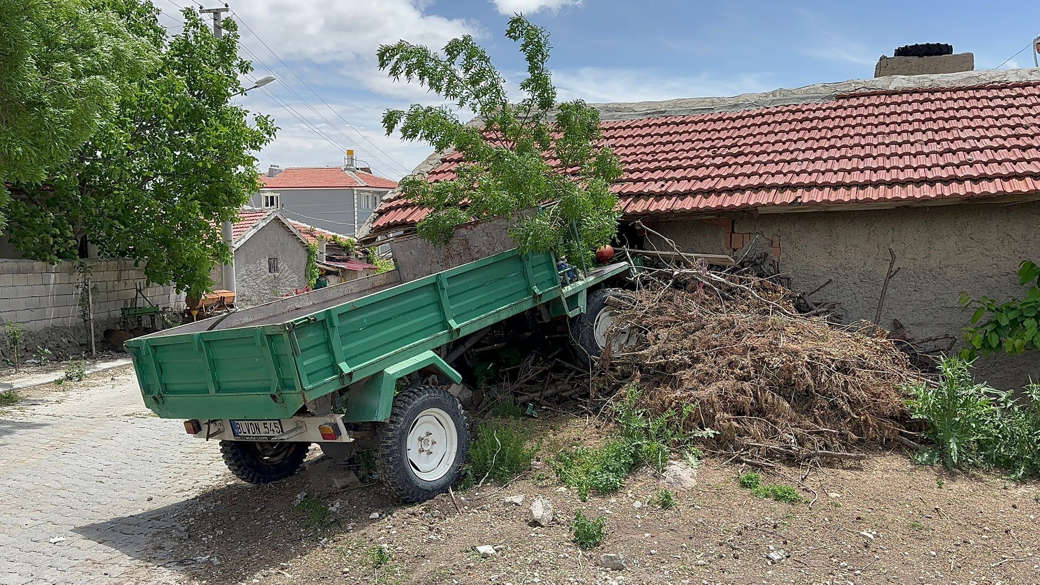 Afyonkarahisar’da yürekleri ağza getiren olay! Neye uğradıklarını şaşırdılar Afyonkarahisar’da yürekleri ağza getiren olay! Neye uğradıklarını şaşırdılar - 1. Resim