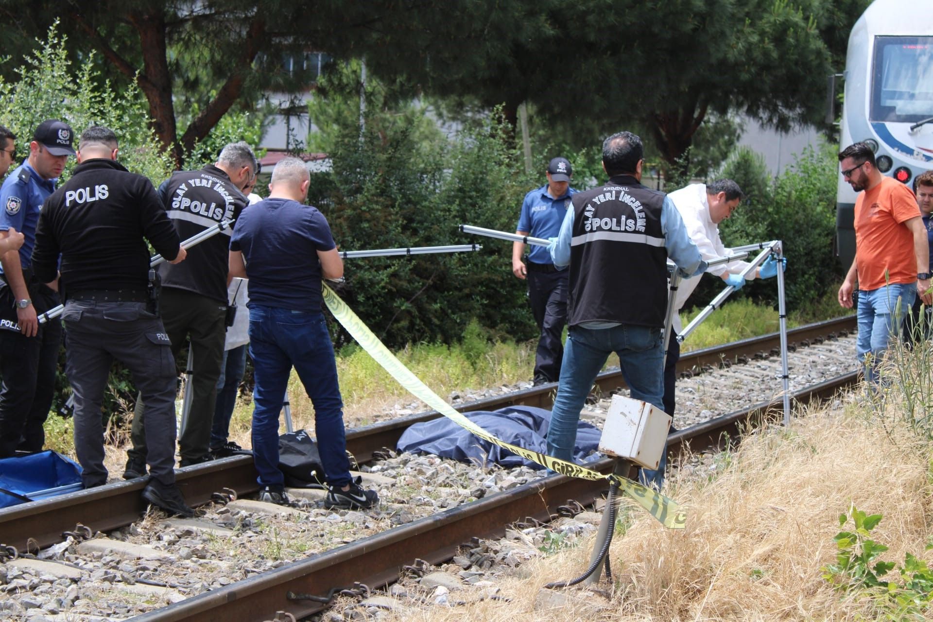 Aydın'da hemzemin geçitte facia! Yaşlı kadın trenin altında kaldı - 1. Resim