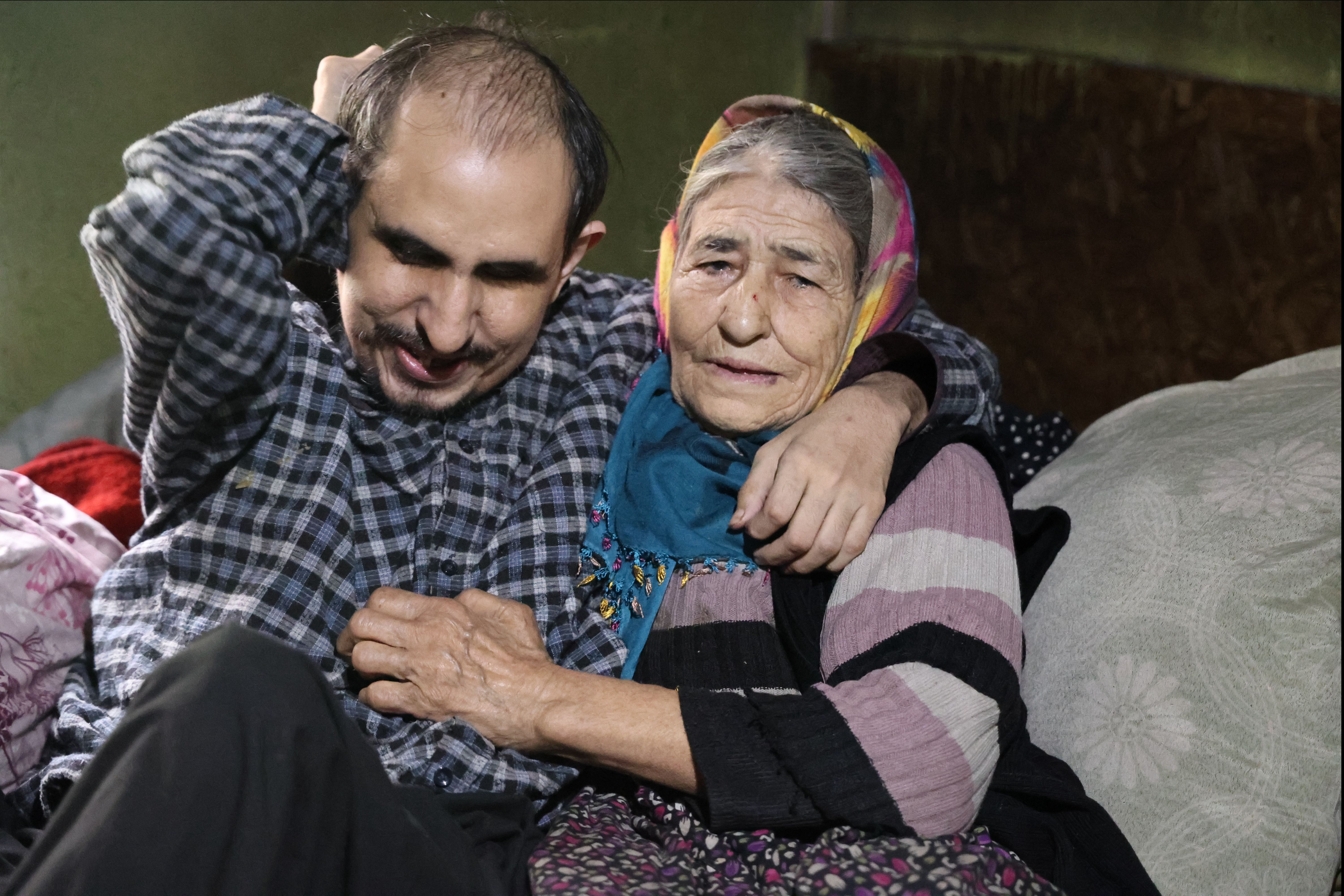 Eşe ninenin zorlukları aşan evlat sevgisi... "40 yıldır uyumadan başında bekliyorum" - 5. Resim