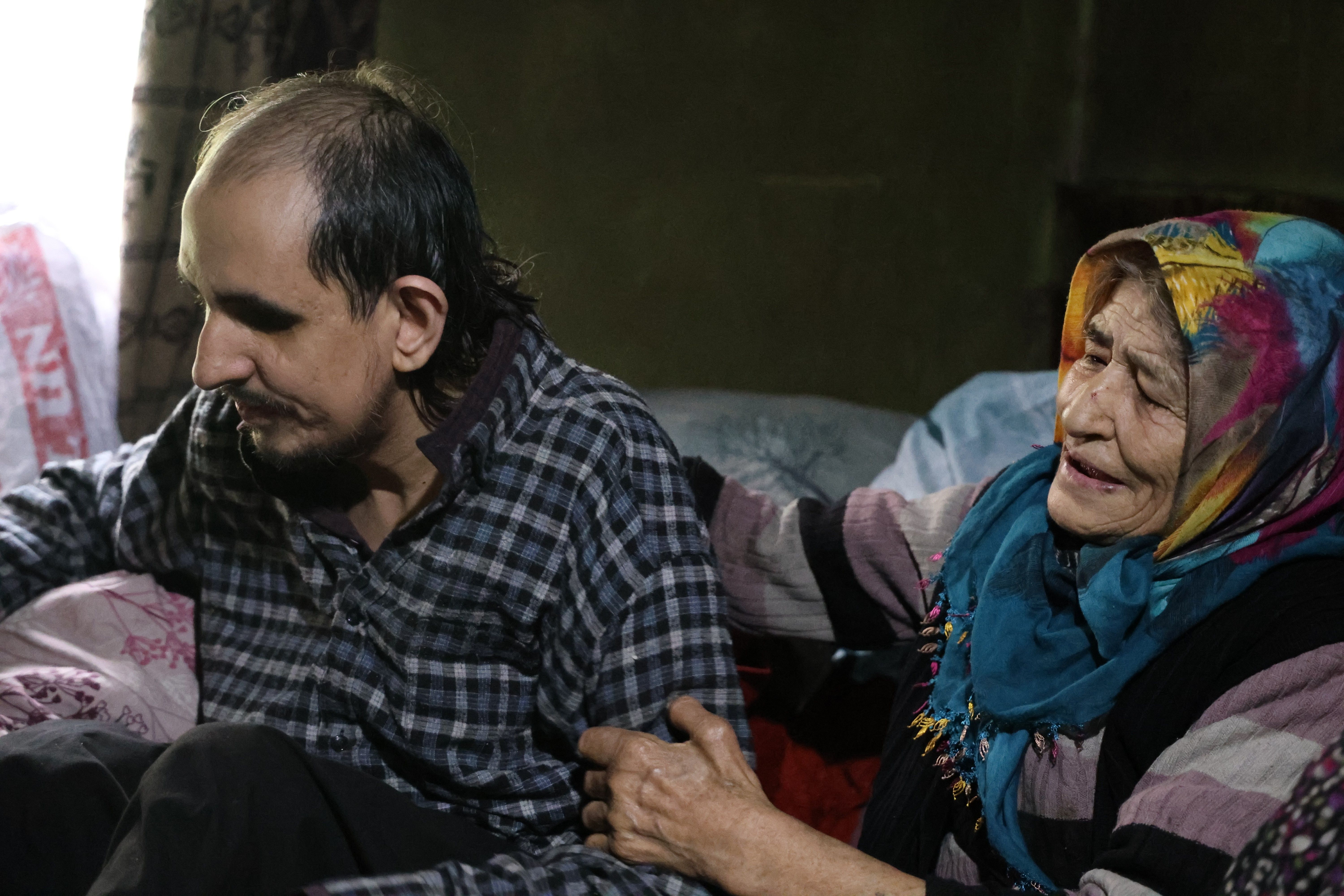 Eşe ninenin zorlukları aşan evlat sevgisi... "40 yıldır uyumadan başında bekliyorum" - 6. Resim