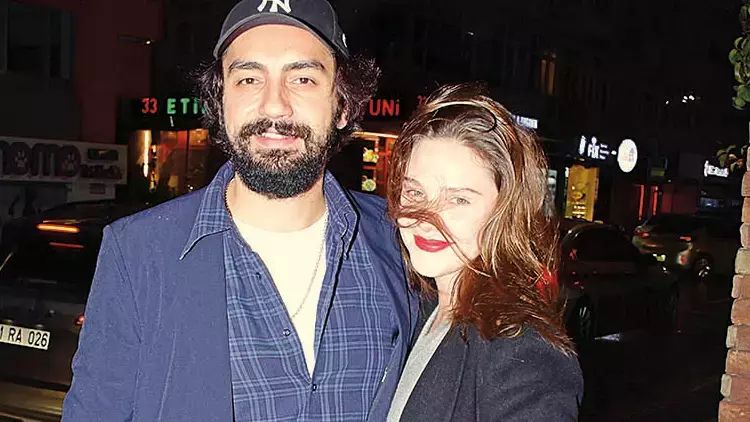 Galatasaraylılar çılgına döndü! Alina Boz'dan açıklama geldi: Ben sadece şarkıya eşlik ettim Galatasaraylılar çılgına döndü! Alina Boz'dan açıklama geldi: Ben sadece şarkıya eşlik ettim - 1. Resim