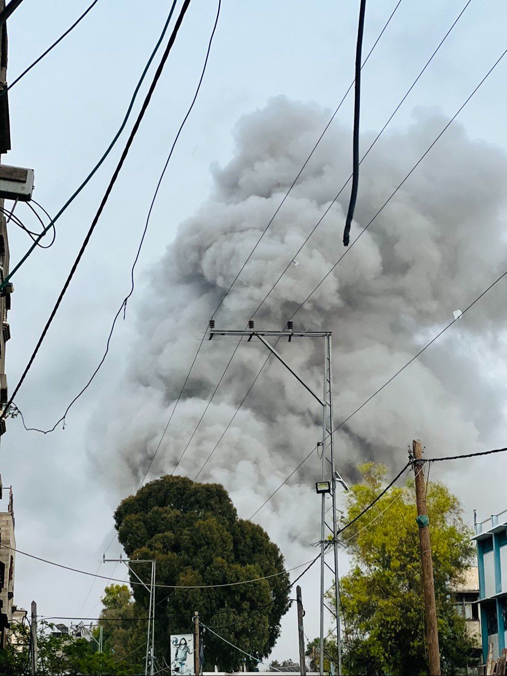 Gazze ve Refah'ta son durum... İsrail'den Cibaliye Kampı'nı bir kez daha vurdu! Ölü ve yaralı var Gazze ve Refah'ta son durum... İsrail'den Cibaliye Kampı'nı 'halı bombardımanı' ile vurdu! Çok sayıda ölü ve yaralı var - 1. Resim