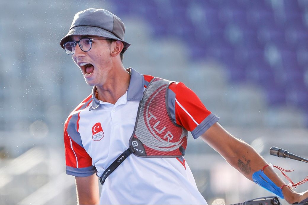 Mete Gazoz klasik yay erkeklerde rakibini 6-0 yenerek Avrupa şampiyonu oldu Mete Gazoz klasik yay erkeklerde rakibini 6-0 yenerek Avrupa şampiyonu oldu - 1. Resim