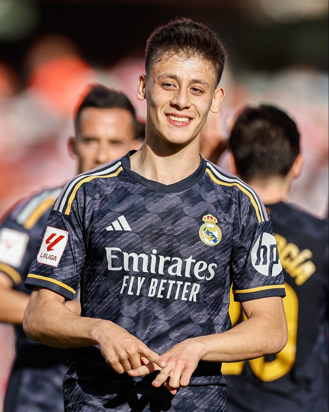 Real Madrid'de adından söz ettiren Arda Güler'den Fenerbahçelileri duygulandıran hareket! Real Madrid'de adından söz ettiren Arda Güler, Fenerbahçelileri duygulandıracak hareket! - 2. Resim