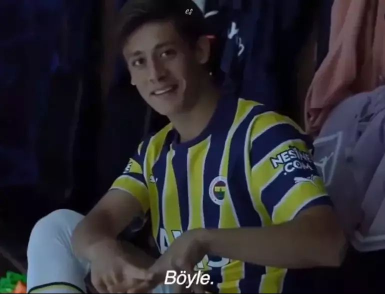 Real Madrid'de adından söz ettiren Arda Güler'den Fenerbahçelileri duygulandıran hareket! Real Madrid'de adından söz ettiren Arda Güler, Fenerbahçelileri duygulandıracak hareket! - 3. Resim