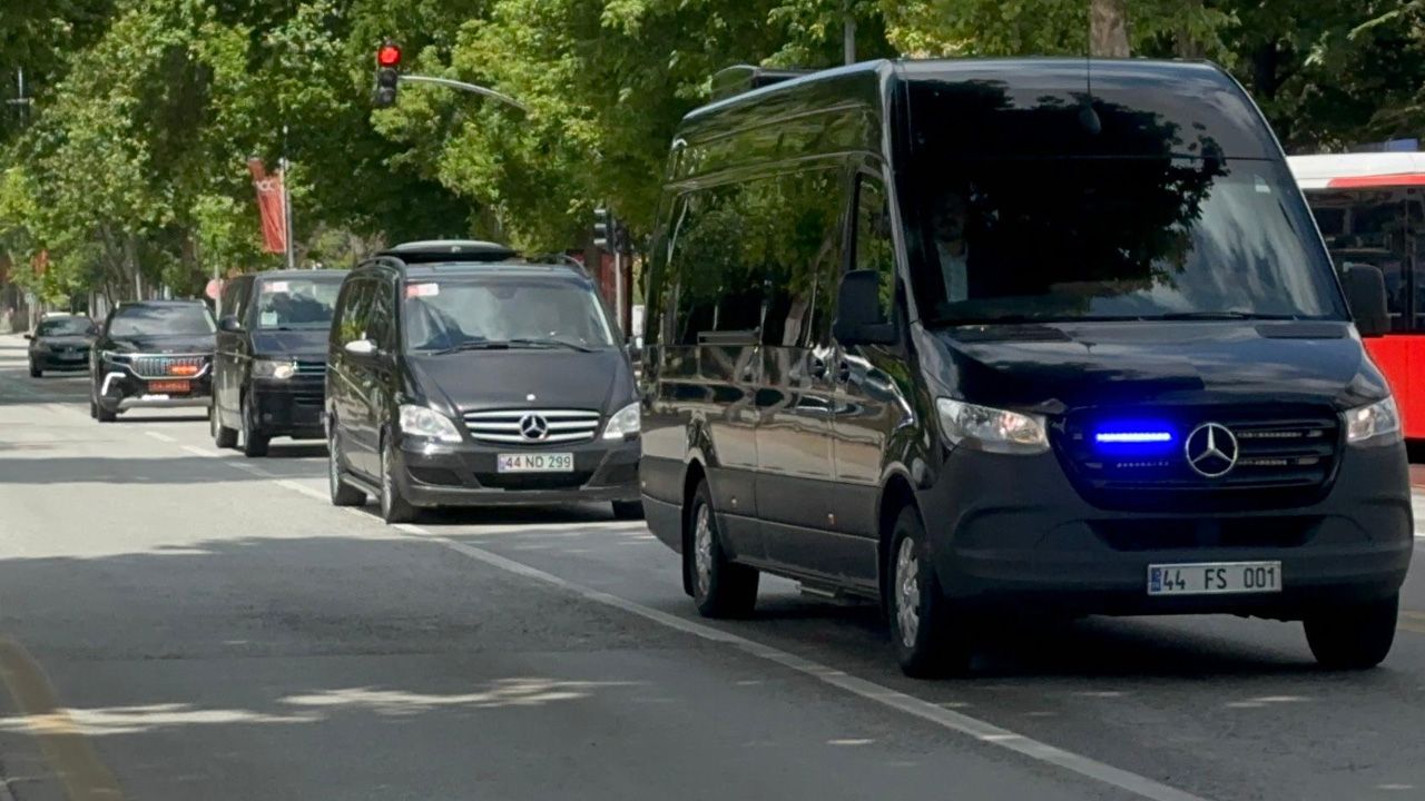 Tasarruf tedbirleri başladı... Bakan Uraloğlu'nun konvoyu dikkat çekti Tasarruf tedbirleri başladı... Bakan Uraloğlu'nun konvoyu dikkat çekti - 1. Resim