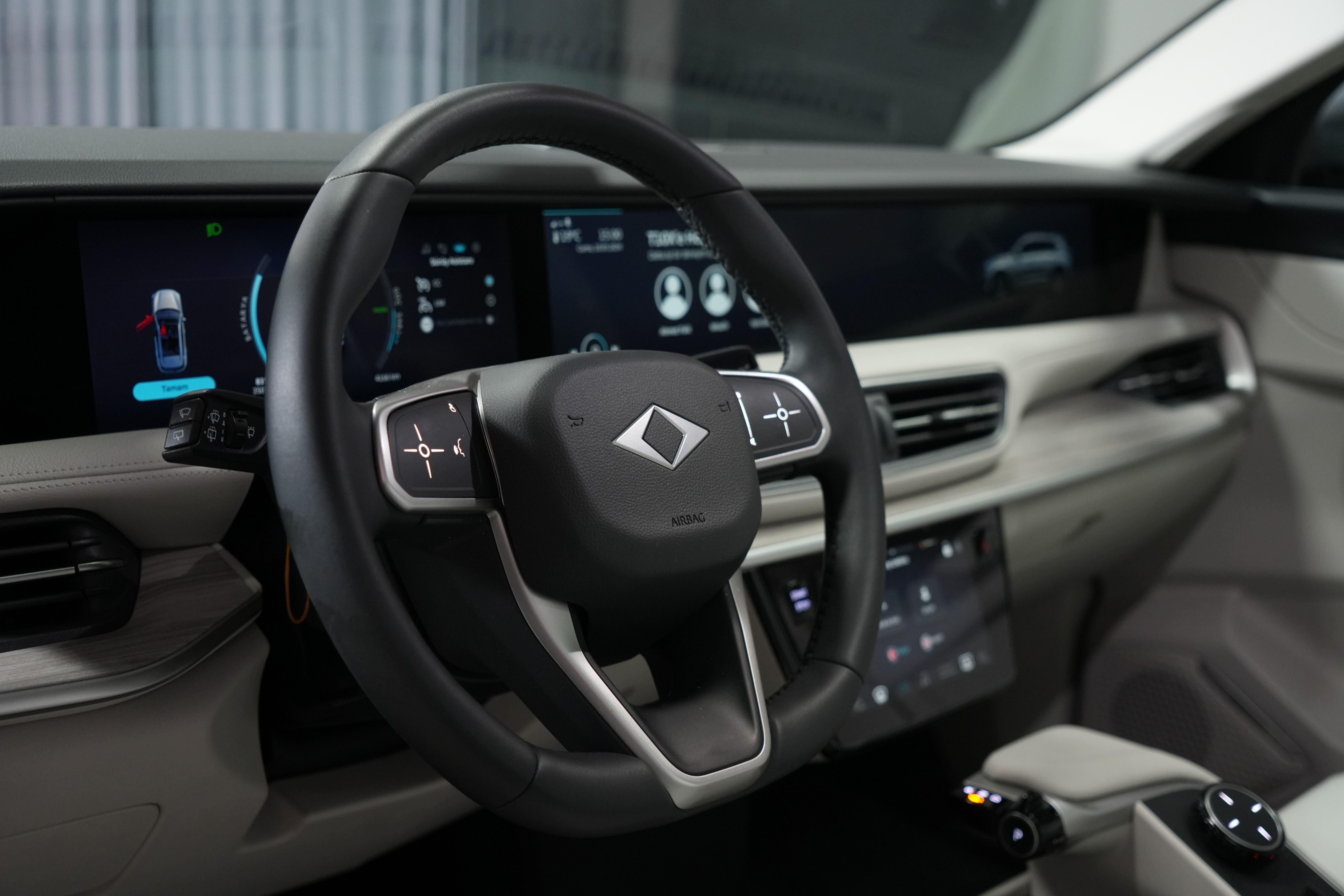 Türkiye'nin otomobili TOGG, Cumhurbaşkanı Erdoğan'ın çağrısıyla zırhla kaplanıyor! - 1. Resim