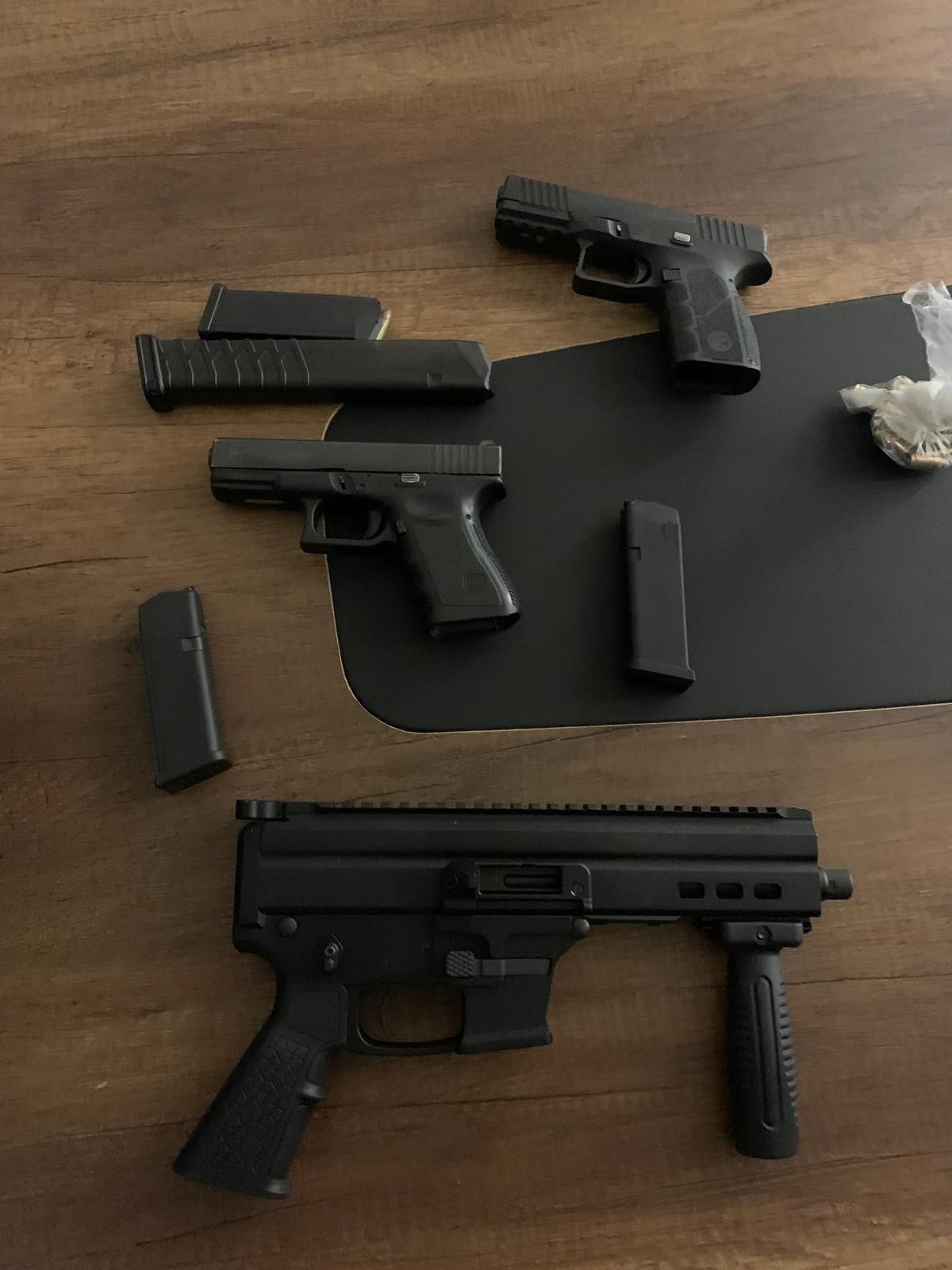 2 suç örgütüne operasyon! Ünlü gece kulübüne baskın: Suç işleme yöntemleri deşifre oldu, aralarında polisler de var 2 suç örgütüne operasyon! Ünlü gece kulübüne baskın: Suç işleme yöntemleri deşifre oldu, aralarında polisler de var - 1. Resim