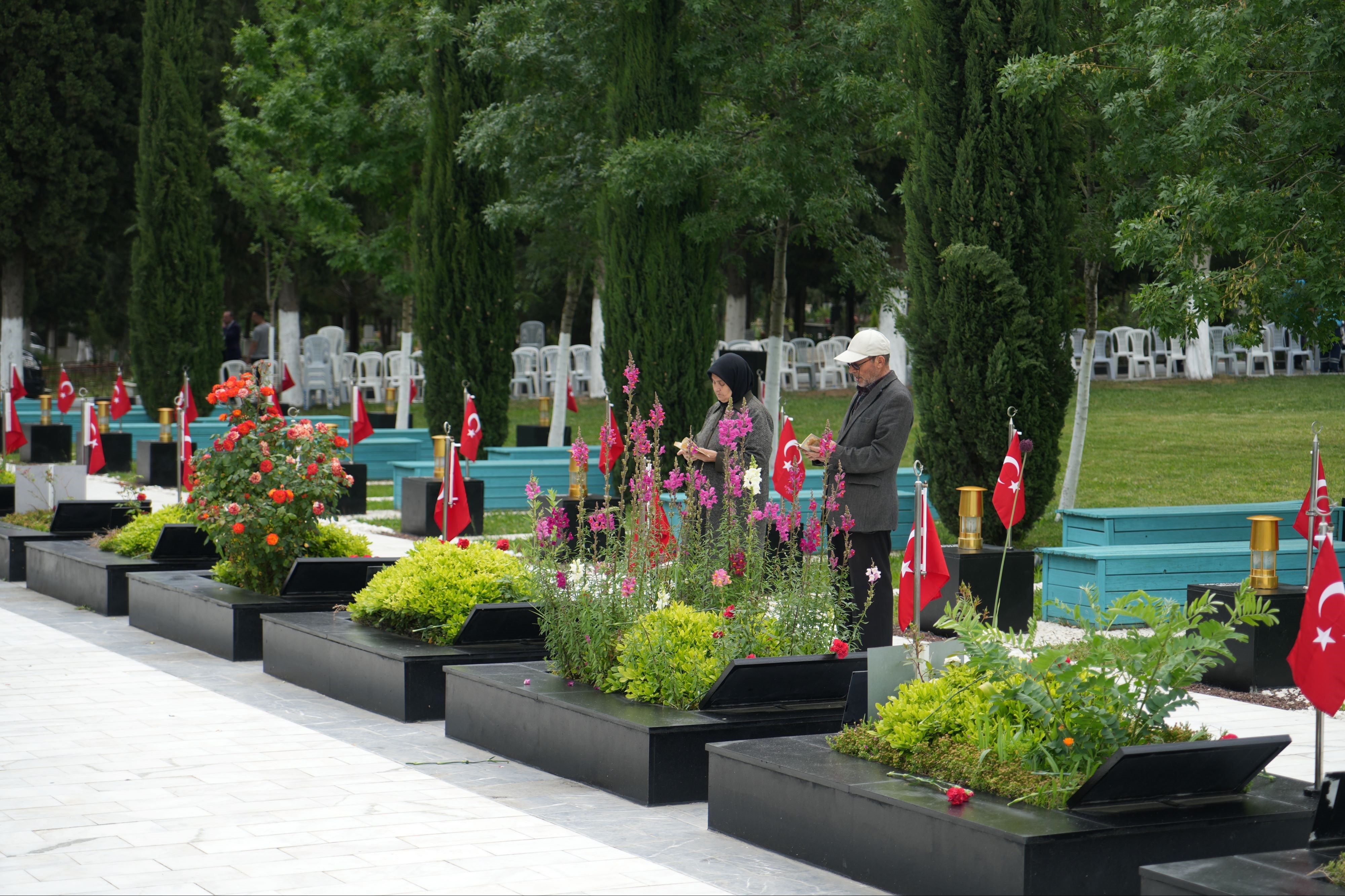 301 madenci için şehitliğe akın: Soma'nın gözyaşları 10. yılında 301 madenci için şehitliğe akın: Soma'nın gözyaşları 10. yılında - 3. Resim