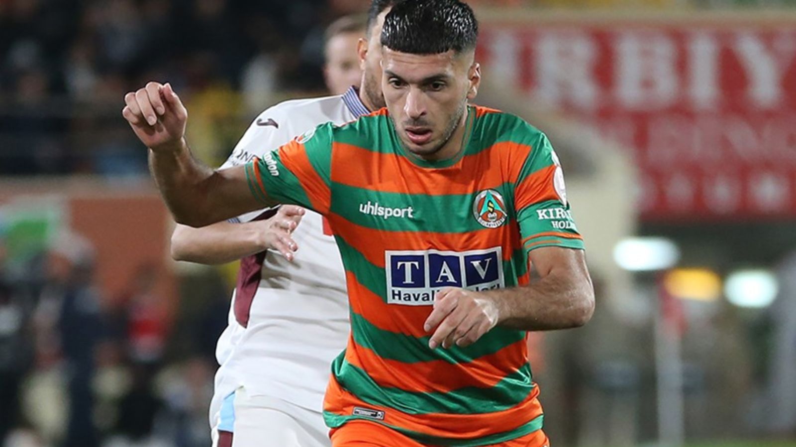 Alanyaspor'un gen&ccedil; oyuncusu Fransa yolunda! Yıldız oyuncudan eski hocasına yeşil ışık - 1. Resim