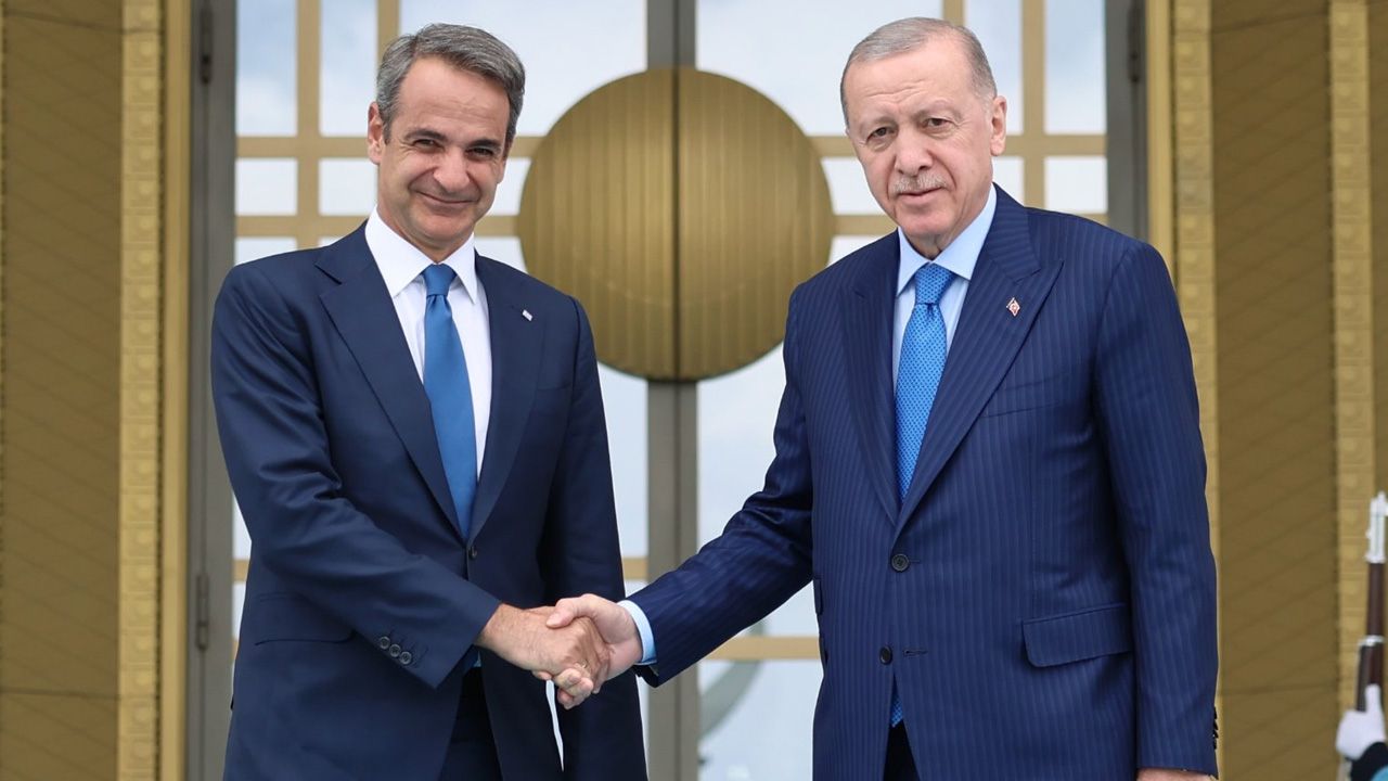 Erdoğan'dan Miçotakis'le teröre karşı ortak mücadele vurgusu: Bölgemizin geleceğine dair mutabıkız Beştepe'de kritik zirve! Cumhurbaşkanı Erdoğan, Miçotakis'i ağırlıyor - 2. Resim