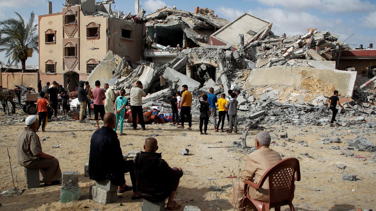 İsrail&#039;in saldırılarında yüzlerce sağlık çalışanı hayatını kaybetti! İsrail&#039;in saldırıları sonucu Refah&#039;tan kaçış sürüyor... Gazze&#039;de son durum...