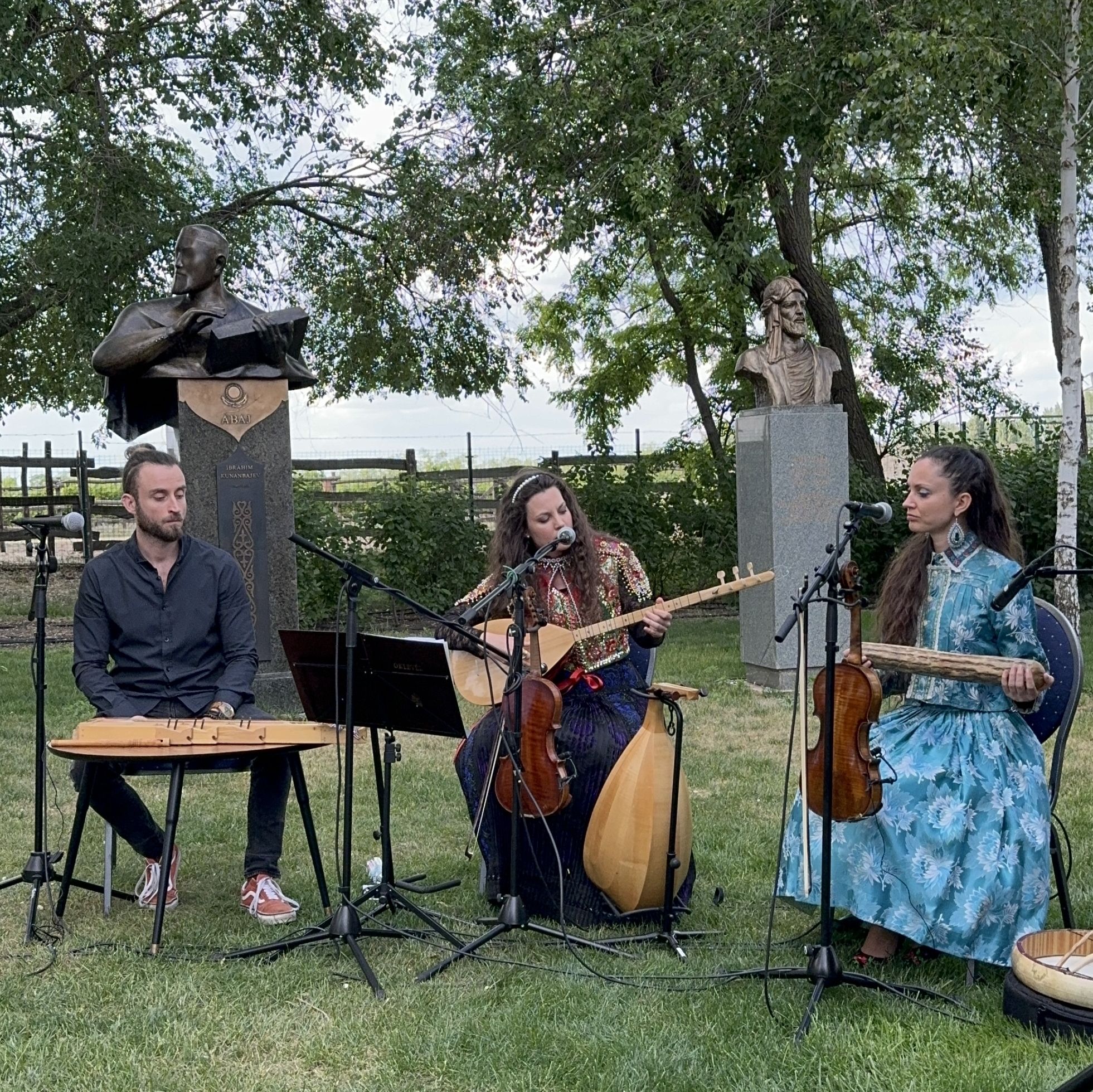 Tasavvuf ehlinin heykeli yapıldı! Yunus Emre Enstitüsü Macaristan'da ünlü şairin büstünü açtı - 3. Resim