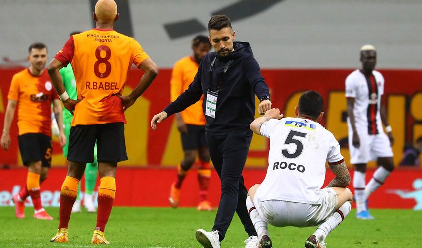 Avrupa devi, Francesco Farioli ile anlaştı! İtalyan hoca Türkiye'de iki takım çalıştırmıştı Avrupa devi, Francesco Farioli ile anlaştı! İtalyan hoca Türkiye'de iki takım çalıştırmıştı - 2. Resim