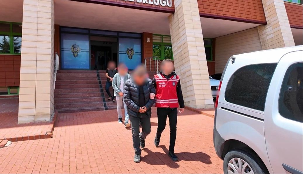 Cep telefonunu kaybetmesi 100 bin lirasına mal oldu - 1. Resim