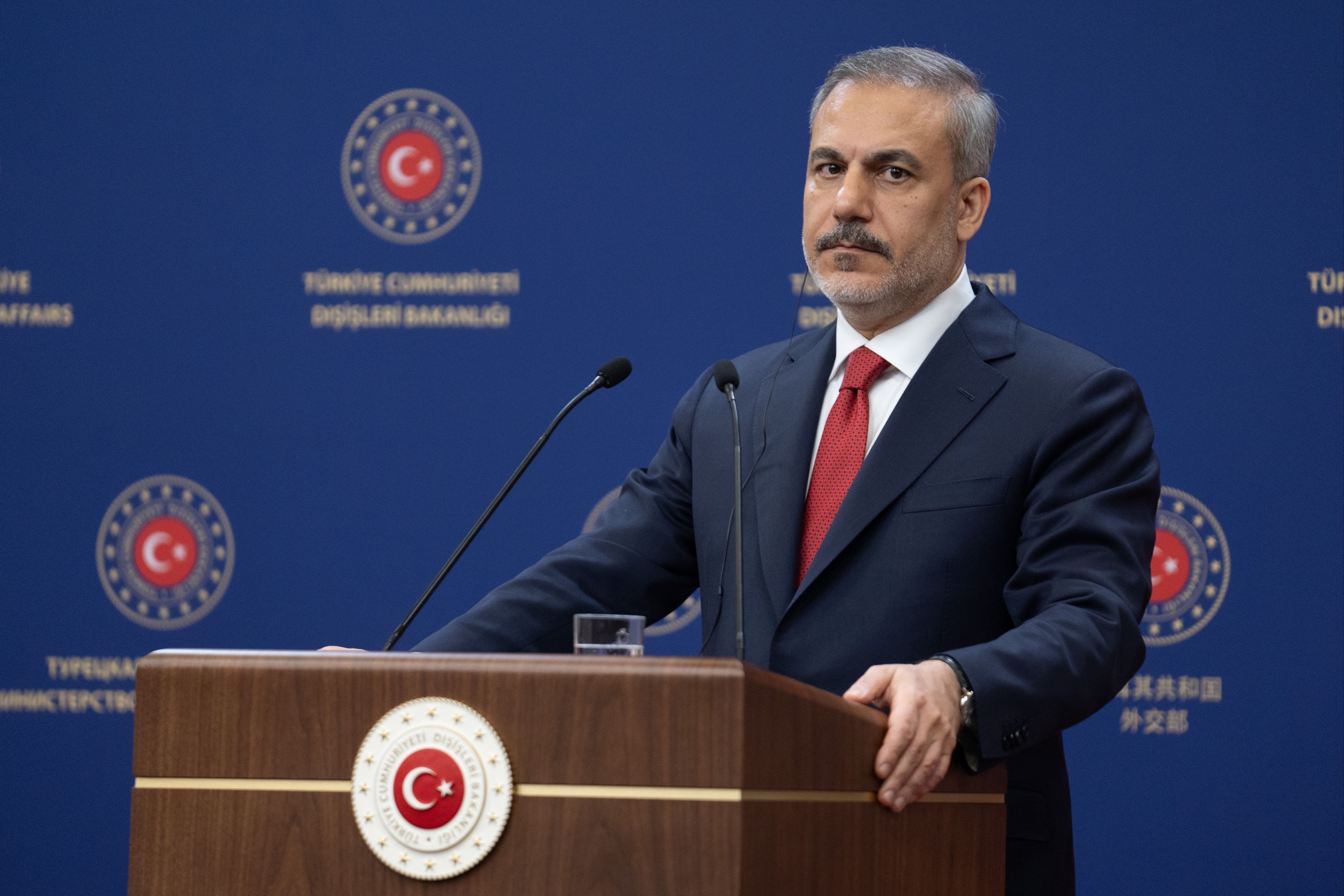 Hakan Fidan, canlı yayında Avusturyalı mevkidaşına tepki gösterdi: Hamas terör örgütü değildir Hakan Fidan, canlı yayında Avusturyalı mevkidaşına tepki gösterdi: Hamas terör örgütü değildir - 1. Resim