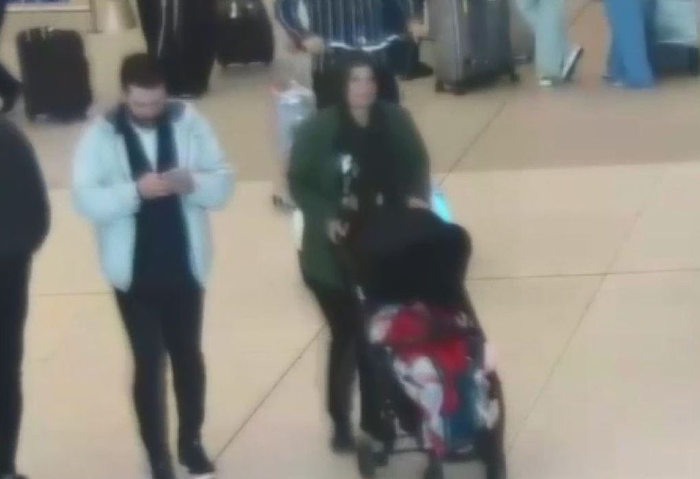 İstanbul Havalimanı'nda nefes kesen anlar! Bebek arabasından servet çıktı - 1. Resim
