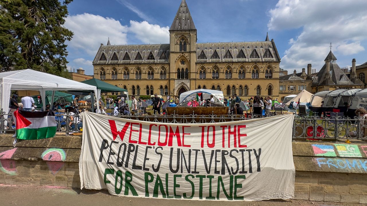 Oxford öğrencileri kampüs binasına yansıttı: &quot;Filistin için durmayacağız&quot;