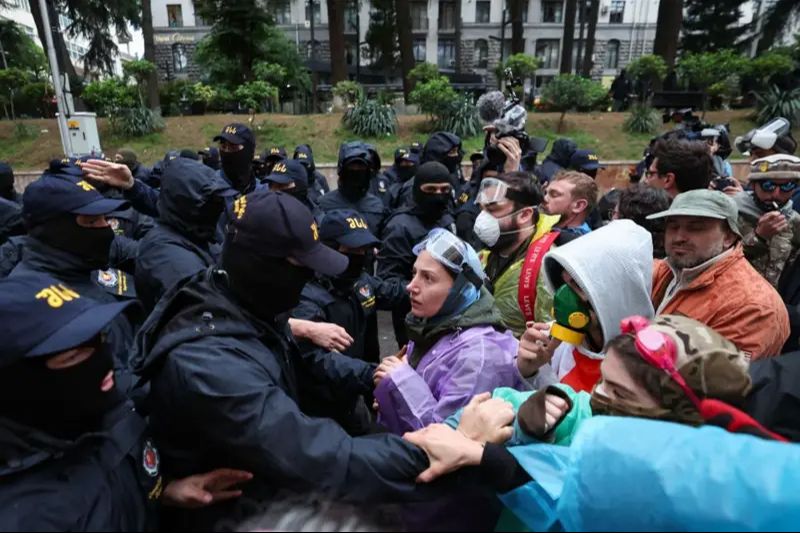 Ülkeyi kasıp kavuran tartışmalı yasada karar belli oldu... Gürcistan'da  Ülkeyi kasıp kavuran tartışmalı yasada karar belli oldu... Gürcistan'da