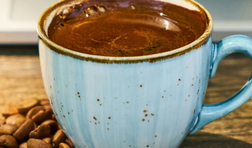 Uzmanından çay ve kahve tiryakilerine uyarı: Sıvı kaybını tetikliyor, sakın yapmayın Uzmanından çay ve kahve tiryakilerine uyarı: Sıvı kaybını tetikliyor, sakın yapmayın - 1. Resim