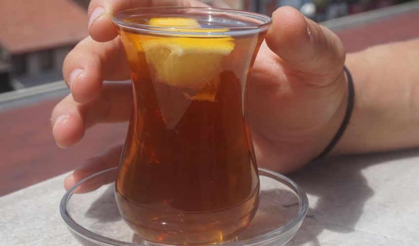 Uzmanından çay ve kahve tiryakilerine uyarı: Sıvı kaybını tetikliyor, sakın yapmayın Uzmanından çay ve kahve tiryakilerine uyarı: Sıvı kaybını tetikliyor, sakın yapmayın - 2. Resim