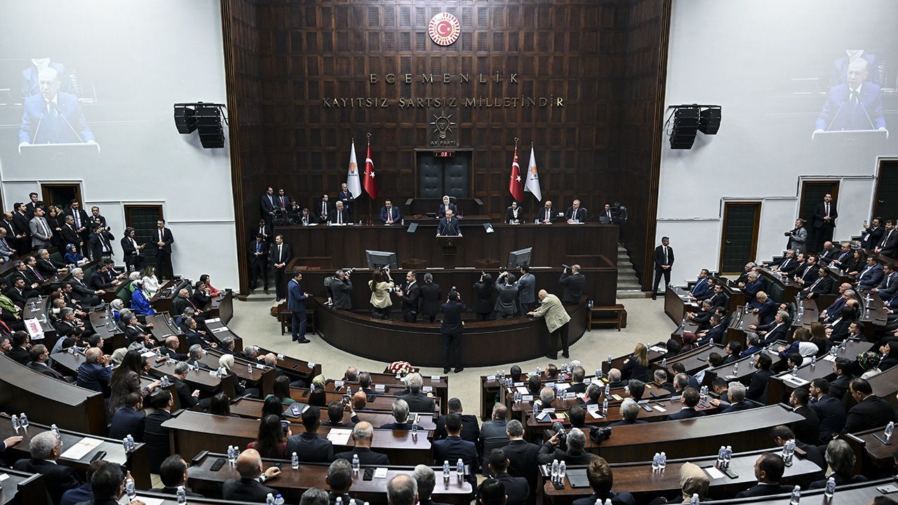 Erdoğan'dan dikkat çeken mesajlar: Kuklayı da kuklacıyı da biliyoruz Erdoğan'dan dikkat çeken mesajlar: Kanunun dışına çıkan kim varsa... - 1. Resim