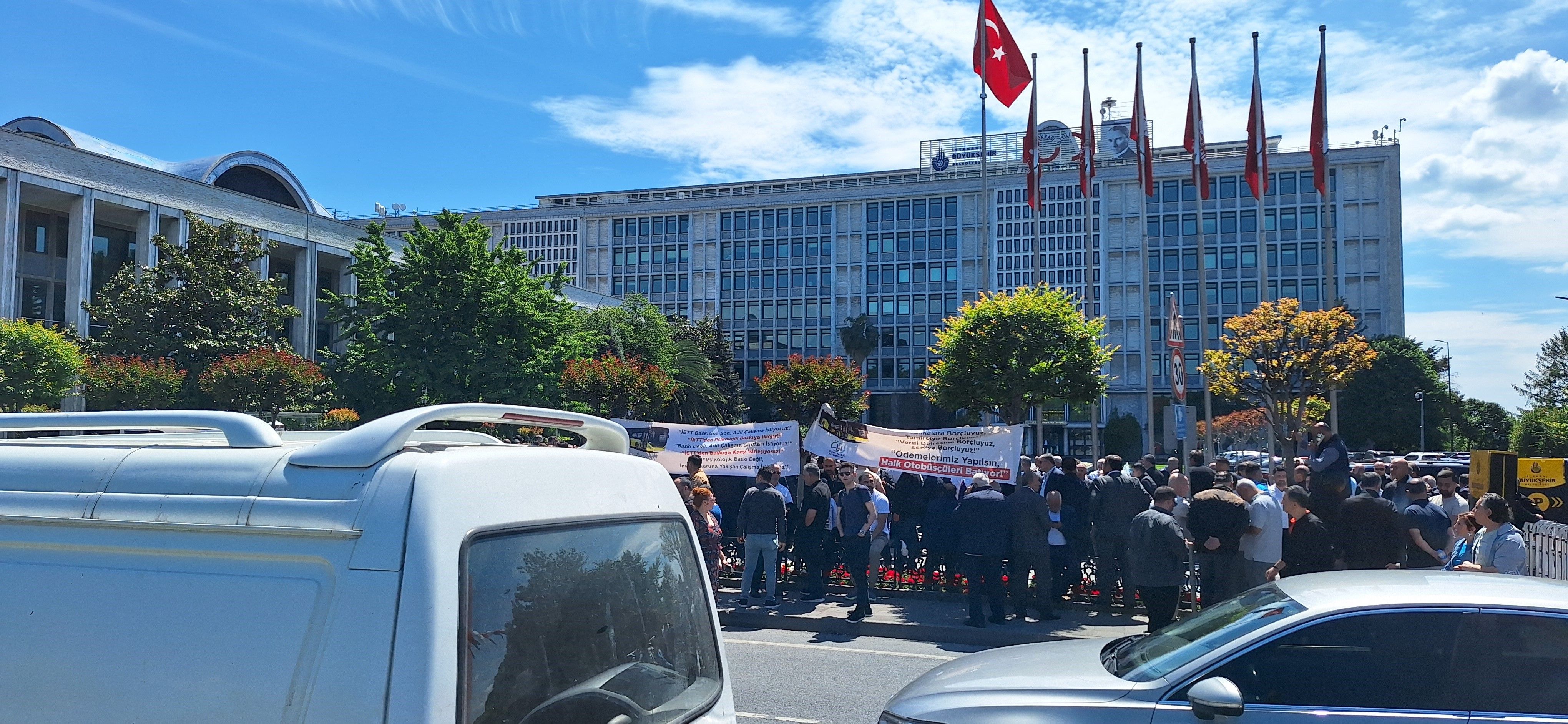 Halk otobüsü esnafından İBB'ye protesto:  Hem para yok hem mobbing var - 2. Resim