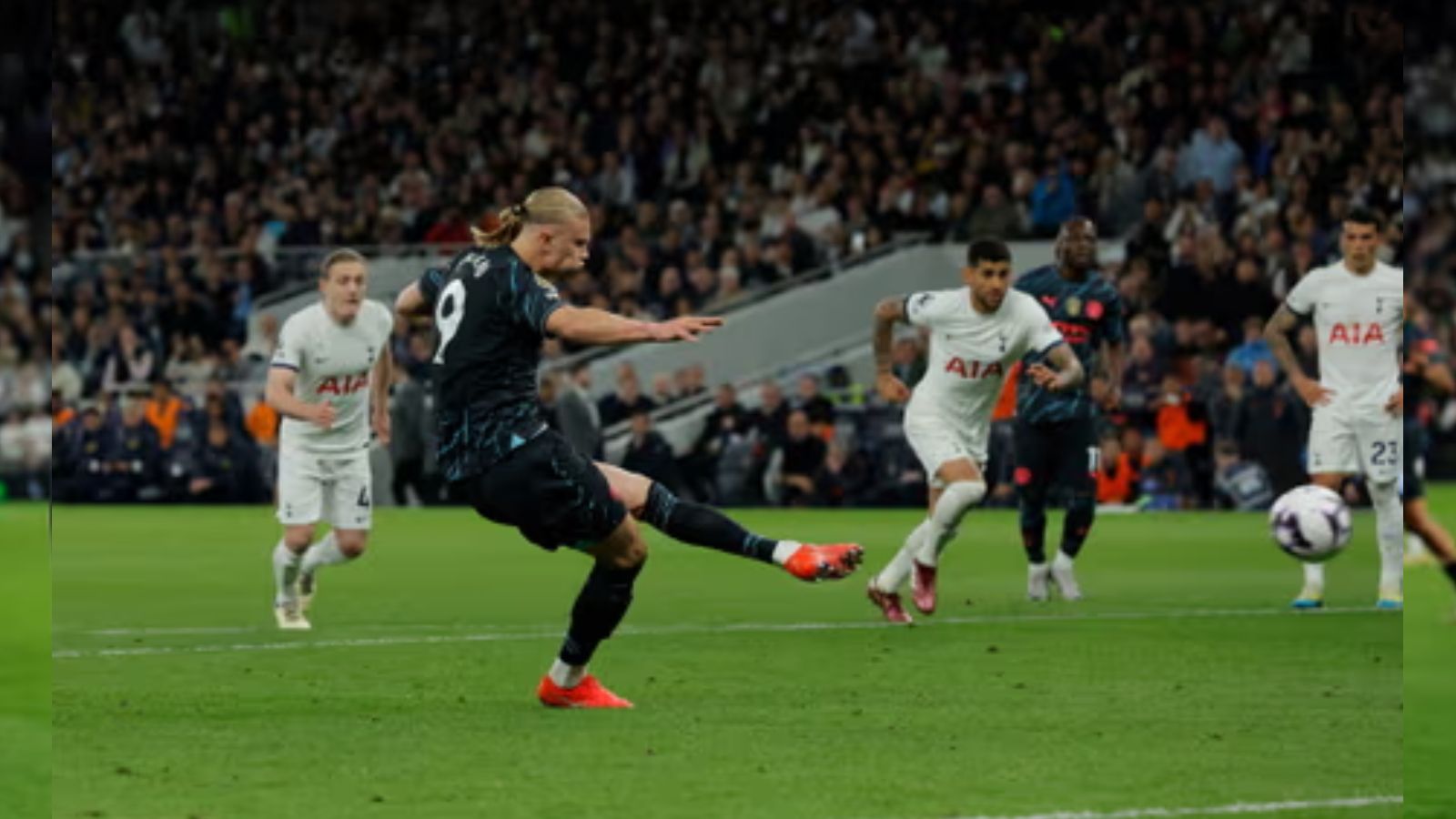 Manchester City, Tottenham engelini Haaland ile aştı! Arsenal için umutlar tükeniyor Manchester City, Tottenham engelini Haaland ile aştı! Arsenal için umutlar tükeniyor - 1. Resim