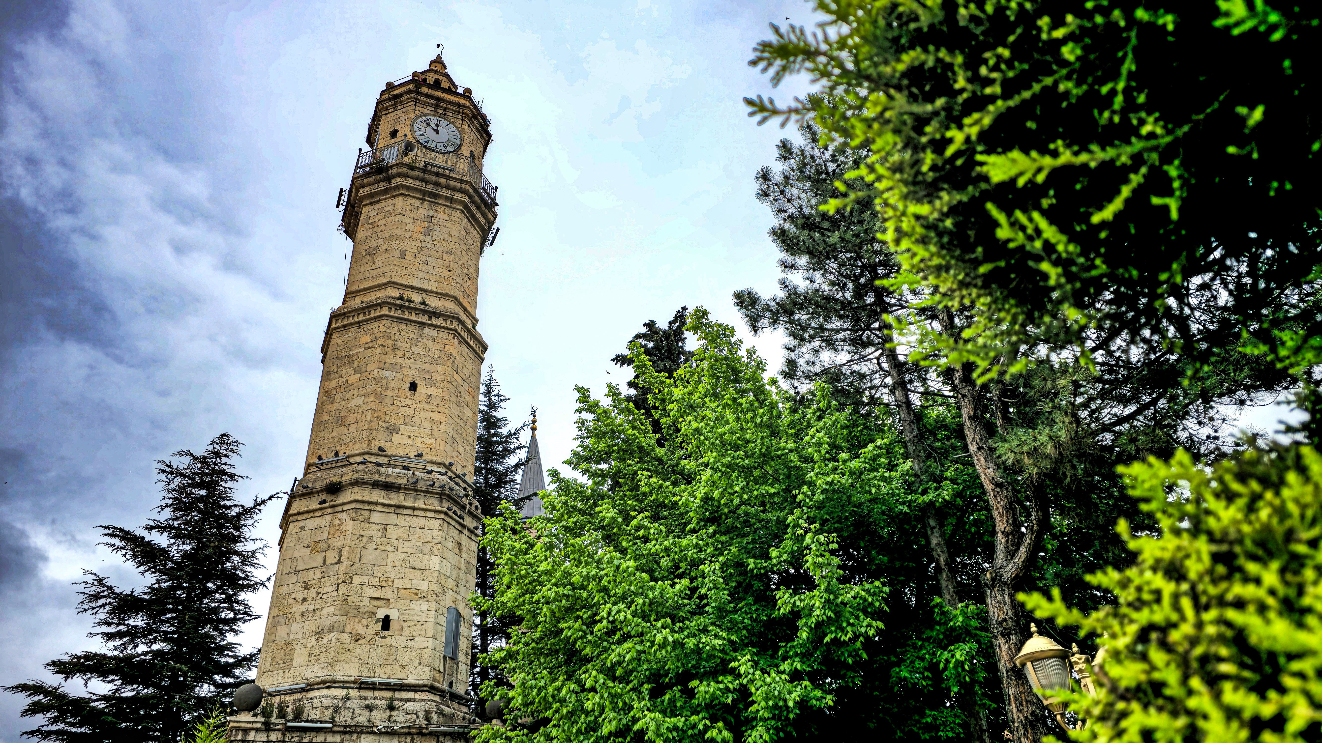 Şimdi kimse bilmiyor! Sultan Abdülhamid'in yaptırdığı saat kulesinde dikkat çeken lamba Sultan Abdülhamid'in yaptırdığı saat kulesindeki lambaların hikmeti! - 2. Resim