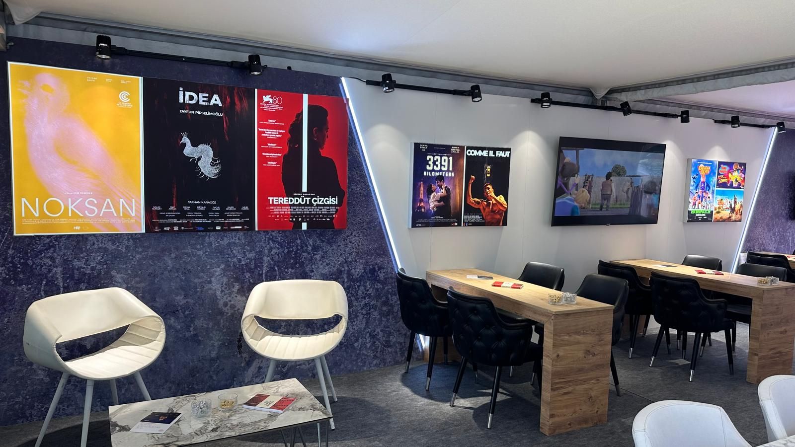 Cannes'da Türk sineması standı kuruldu! Festival kırmızı halı şovuyla başladı Türk sineması standı kuruldu! Cannes jürinin kırmızı halı şovuyla başladı - 3. Resim